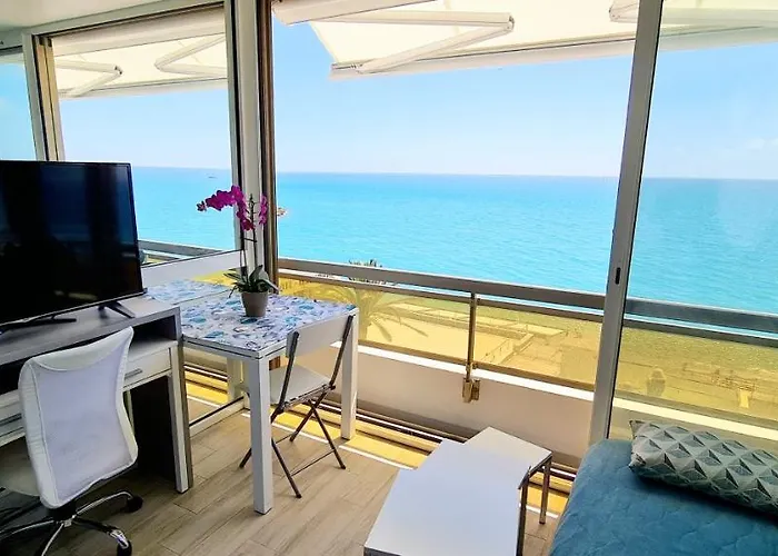 Apartment Evasion Bleue *
